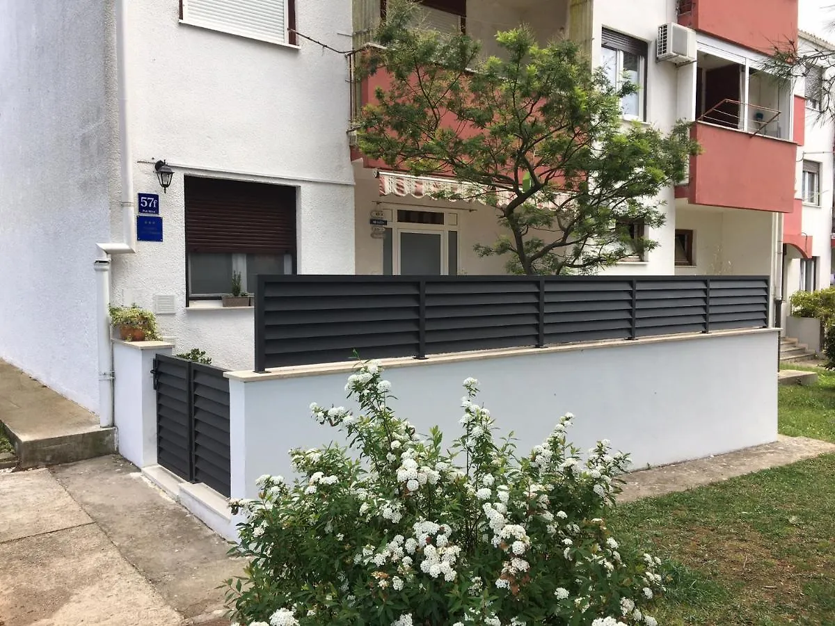 Apartment Paola-Ivana Zadar 0*,  Croatia